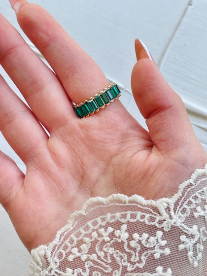 انگشتر جواهری سبز زمردی