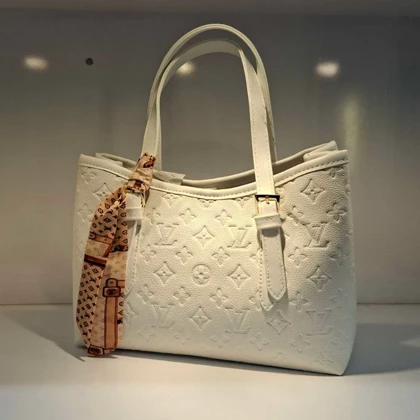 کیف زنانه LV کد 5024