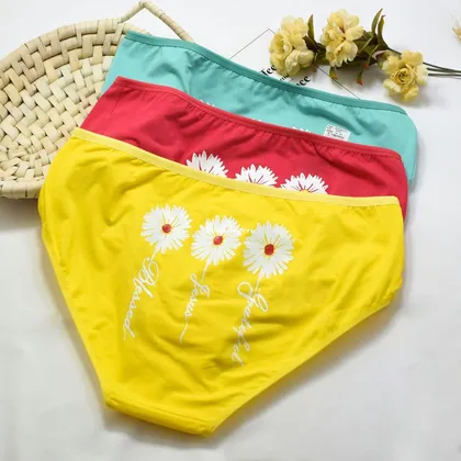 شورت زنانه نخی سه گل کوزا