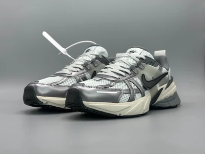 کتانی نایکی وی 2 کی ران نقره ای سفید کرم/Nike v2k