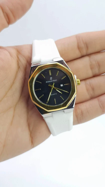 ساعت مچی زنانه اودمار پیگه 5760 Audemars Piguet با موتور کوارتز و بند سیلیکونی