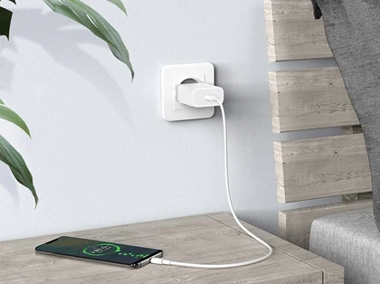شارژر دیواری اصلی تایپ سی 20 وات اپل برای آیفون و آی‌پد Apple 20W Type-C Poxer Adapter