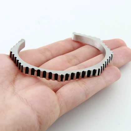 دستبند مردانه بنگل طرح 6 ضلعی