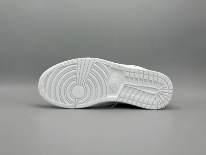 کتانی نایکی جردن1 سفید/Nike Air Jordan1 White