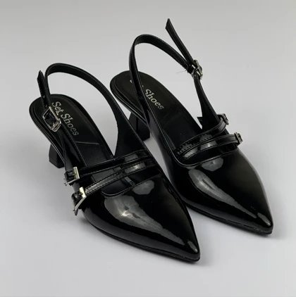 کفش پاشنه‌دار GOTH