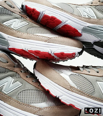 کفش کتانی بزرگ پا طوسی کرم NEW BALANCE 993