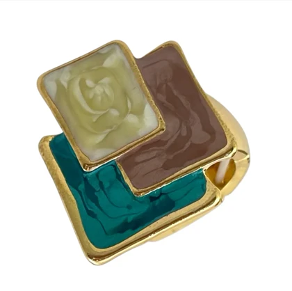 انگشتر زنانه با طرح میناکاری مدرن