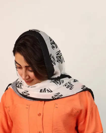 شال زنانه منگوله‌دار چاپی 0615
