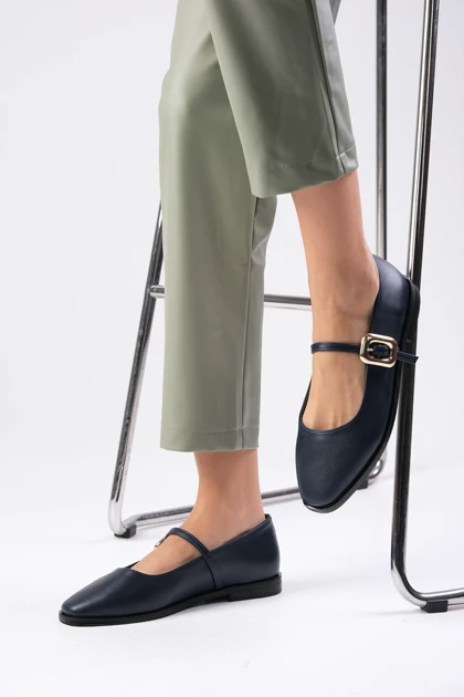 کالج زنانه میوگوستو mio-gusto