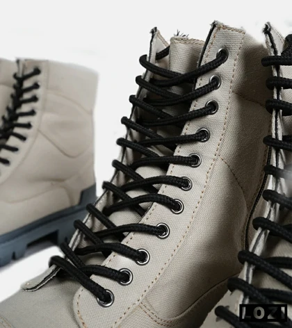 بوت مردانه کرم شیری BALENCIAGA مدل 6738