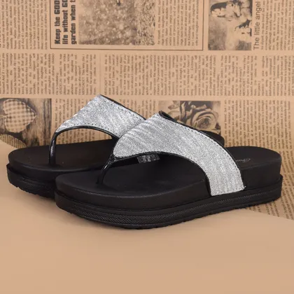 دمپایی لاانگشتی زنانه نیکتا مدل SLV.2361