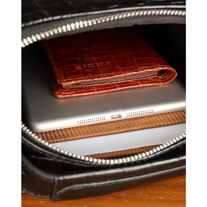 کیف دوشی مردانه بیورا مدل dbb37