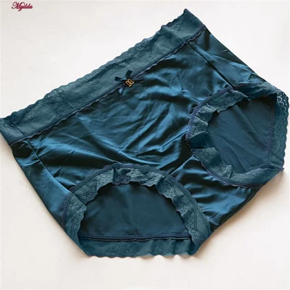 شورت زنانه ساتن مدل لبه گیپوری سبز کله غازی