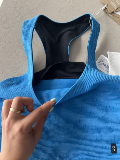 نیم‌تنه ورزشی زنانه آن On مدل Pace Pocket Bra