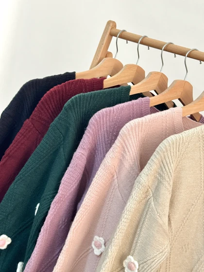 بافت آستین پفی گل سفید