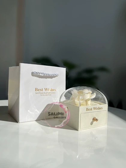 باکس گل رز جاودان