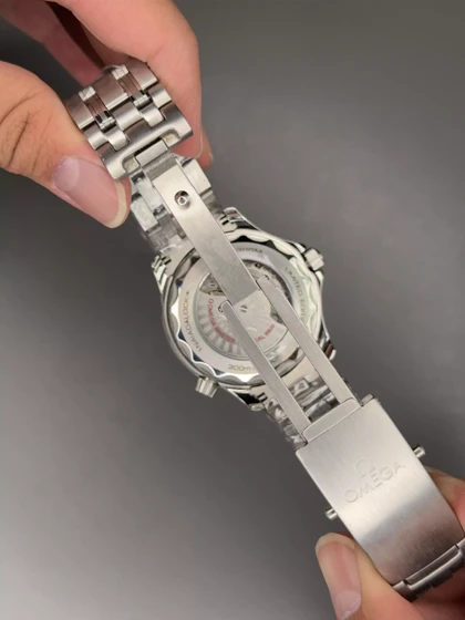 ساعت مچی امگا سیمستر بند سیلور صفحه آبی Omega Seamaster Diver