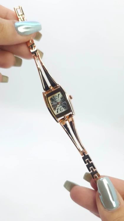 ساعت مچی زنانه مجلسی AIVN نگین‌دار با موتور کوارتز