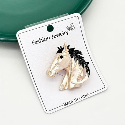 گل سینه زنانه مدل اسب کد G_Lnd_526