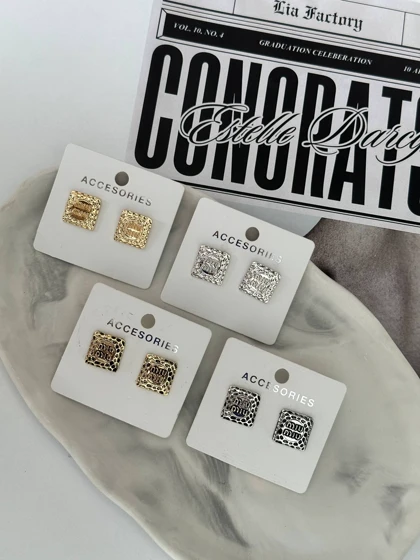 گوشواره miu miu مربعی cp