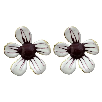 گوشواره زنانه مدل مارلیا طرح گل مینیمال با گلبرگ‌های سفید