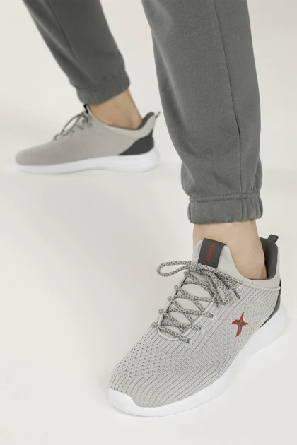 کتانی مردانه kinetix