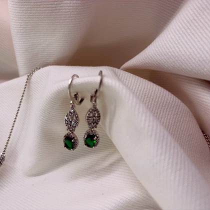 سرویس کامل برند شین مدل «ملکه زمرد» | نگین سبز کلمبیایی با گارانتی 1 ساله