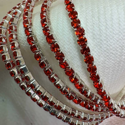 دستبند تنیسی تمام نگین مدل «قرمز آتشین» | تمام استیل (درخشش یاقوتی)