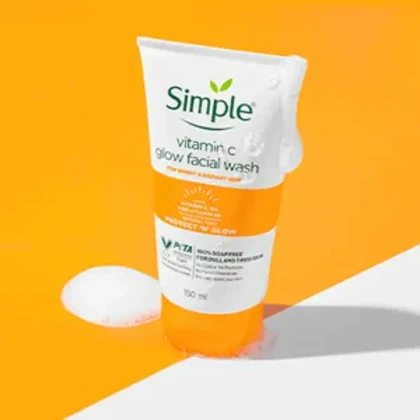ژل شستشوی صورت روشن‌کننده حاوی ویتامین C سیمپل مدل Simple Vitamin C Brightening Facial Cleanser