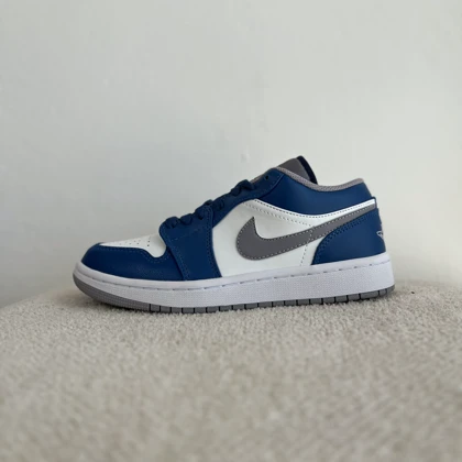 جردن 1 بدون ساق سورمه ای