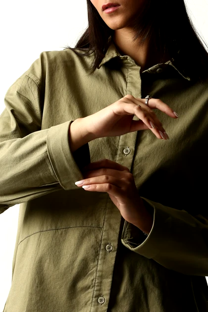 شومیز برش‌دار پشت بلند زنانه