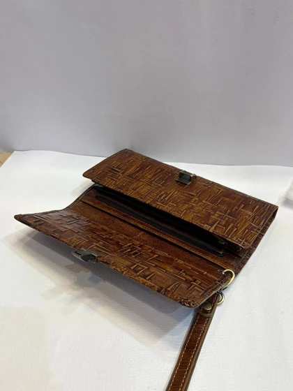 کیف دستی چرم طبیعی نگار طرح میخی کد 601121