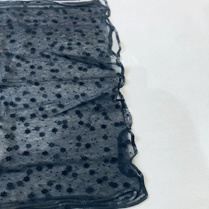 شال زنانه گل‌ریز با طرح برجسته