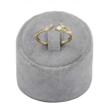 انگشتر زنانه مدل گلبرگ نگین‌دار