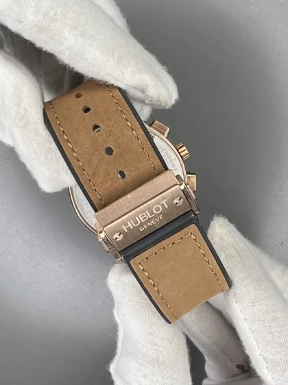 ساعت مچی هابلوت کلاسیک فیوژن کورنوگراف بند شتری مردانه Hublot Classic Fusion