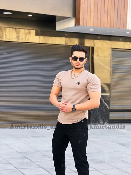تیشرت یقه کوبایی