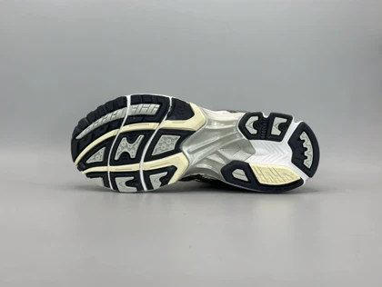 کتانی اسیکس کایانو 14 کرم نقره ای قهوه ای/Asics Kayano 14