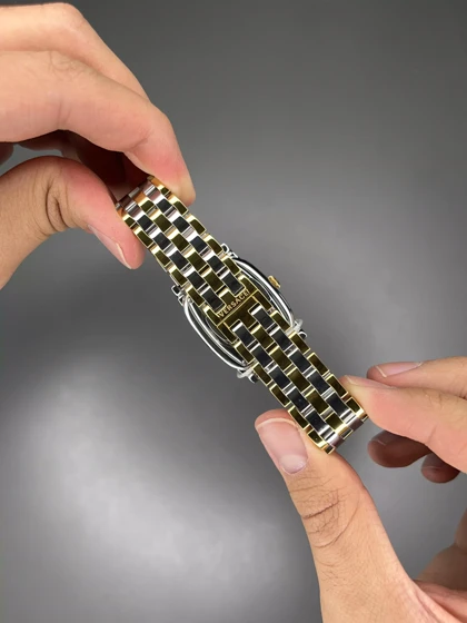 ساعت مچی ورساچه دورحکاکی دو رنگ سیلورطلایی صفحه طلایی Versace