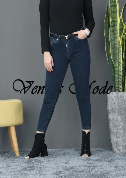شلوار جین آبی تیره