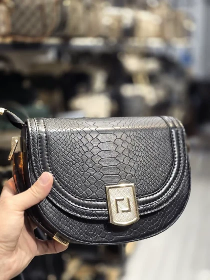 کیف دخترانه اکلا FENDI