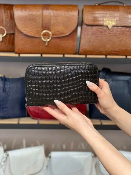 کیف چرم دستی مردانه مشکی سنگی چرم اصل گاوی