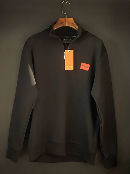 پلیور نیم زیپ طرح هوگو