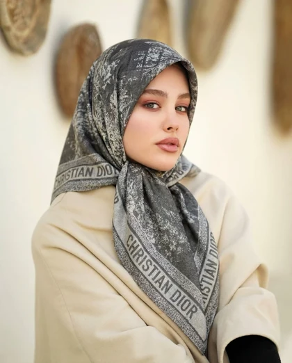 روسری بهاره دیور