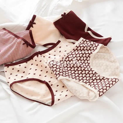 شورت طرح ارغوان ( مناسب سایز 38 الی 42)