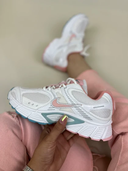 کتانی زنانه وی فایو رانر NIKE V5 RNR کد : 1500 کد 418