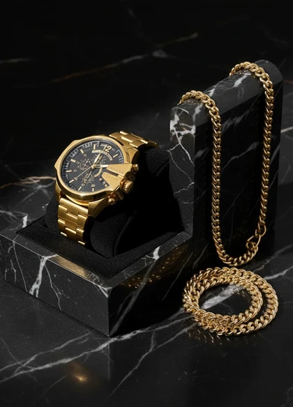 ست ساعت مچی مردانه طلایی صفحه مشکی مدل U700 + دستبند و گردنبند کارتیه رنگ طلایی