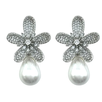 گوشواره زنانه مدل پرلنیا طرح گل جواهری با آویز مروارید اشکی نقره‌ای