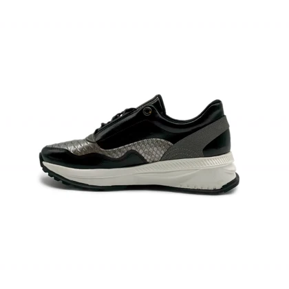 کفش راحتی زنانه استرادیواریوس مدلStradivarius-Sneakers-SKS55