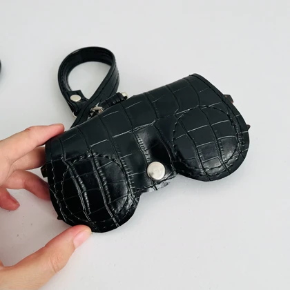 چارم عینک (جاعینکی) فانتزی زنانه و دخترانه چرم مصنوعی، استر کشی شده مناسب تمامی سایزها