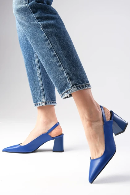 کفش پاشنه‌بلند کلاسیک زنانه میوگوستو mio-gusto